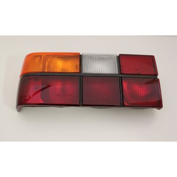 BAKLAMPE 700 SEDAN 82-89 SORT LIST 3518916 venstre