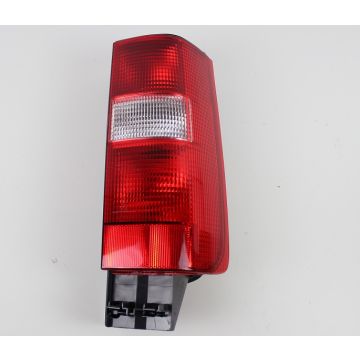 BAKLAMPE 855 og V70  3512427  nedre på høyre side