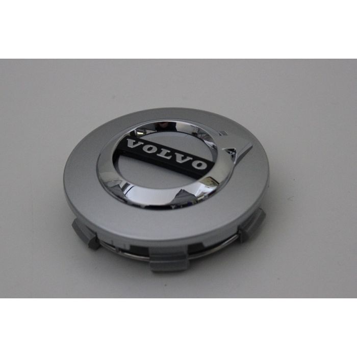 Senterkopp Volvo mange modeller der 64mm. Lys sølv sett