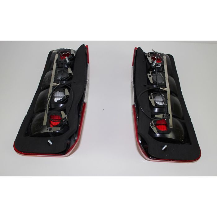 TILBUDSPAKKE BAKLAMPER 240 STV(245)-81>93 MED HVIT BLINK