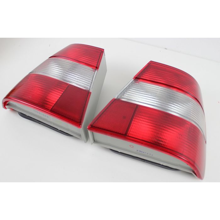 TILBUDSPAKKE BAKLAMPER 940/960 SEDAN(944) ALLE MOD.