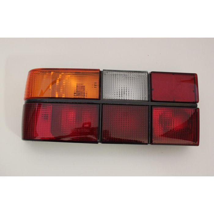BAKLAMPE 700 SEDAN 82-89 SORT LIST 3518916 venstre
