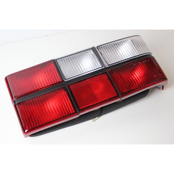BAKLAMPE 244 M/HVIT BLINK  høyre side
