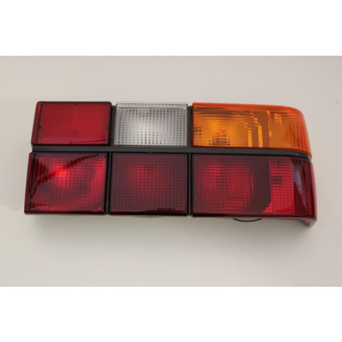 BAKLAMPE 700-82-89 SEDAN SORTLIST 3518917 høyre