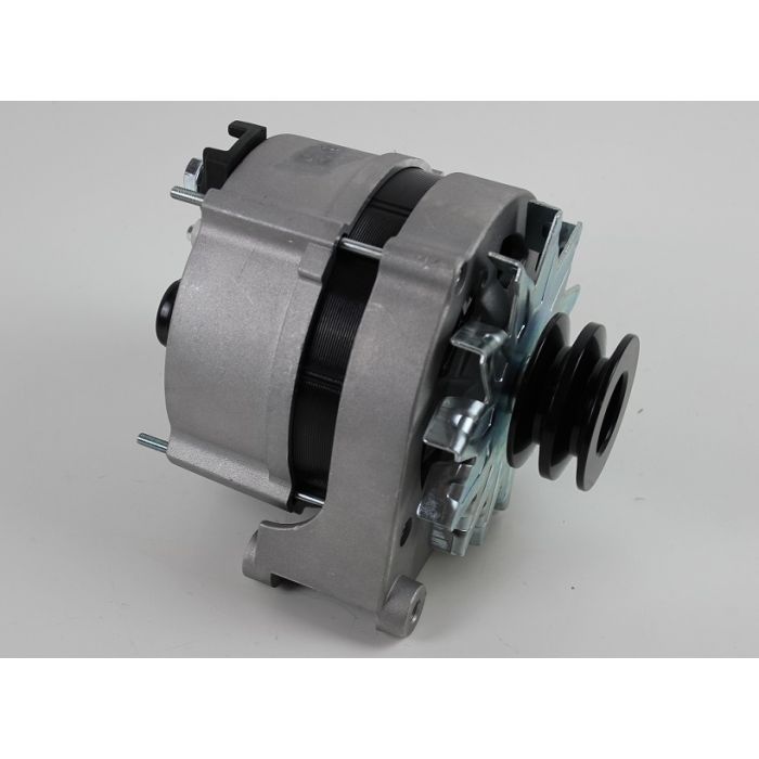 DYNAMO  4 SYL .MOTOR  80AMP.  BYTTESYSTEM